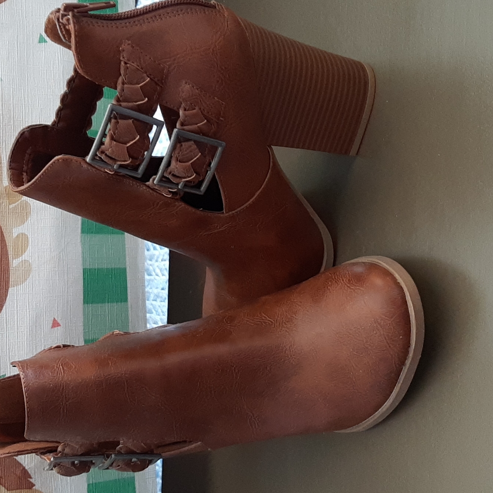 American Eagle boots leather